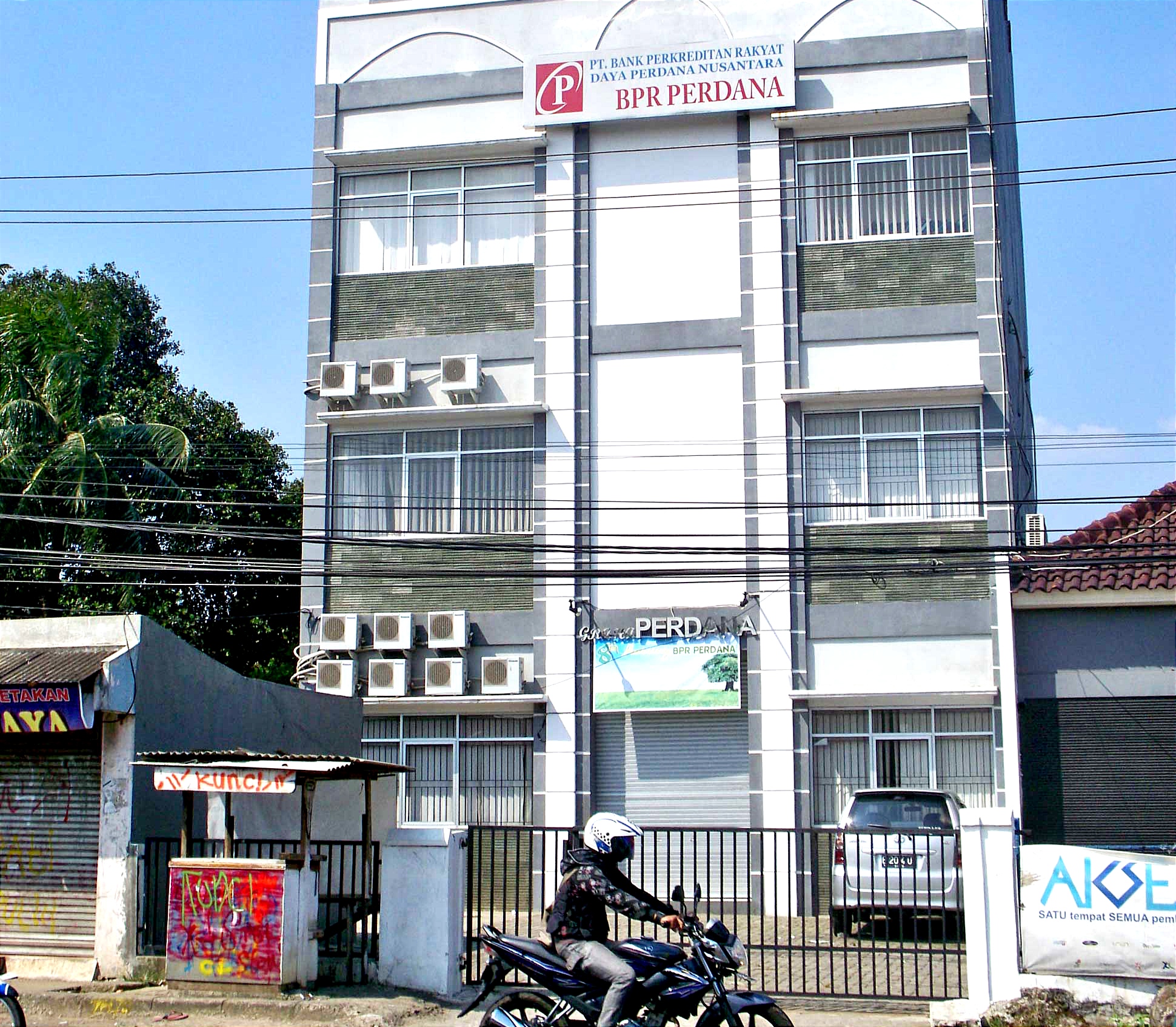 Kolaborasi Strategis Bank BPR Perdana dan hearLIFE Indonesia, Perluas Akses Layanan Kesehatan Pendengaran