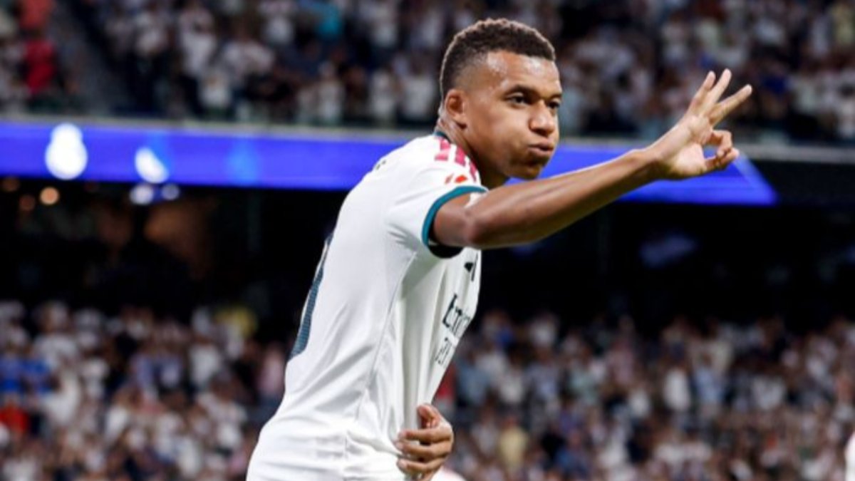 Mbappe Menggila! Hattrick Bawa Real Madrid ke Puncak Klasemen LaLiga