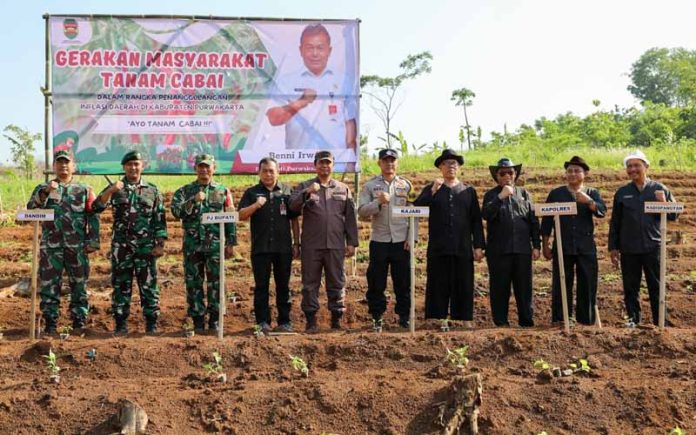 Pemkab Purwakarta Bagikan Benih  Untuk Gerakan Masyakat Tanam Cabai