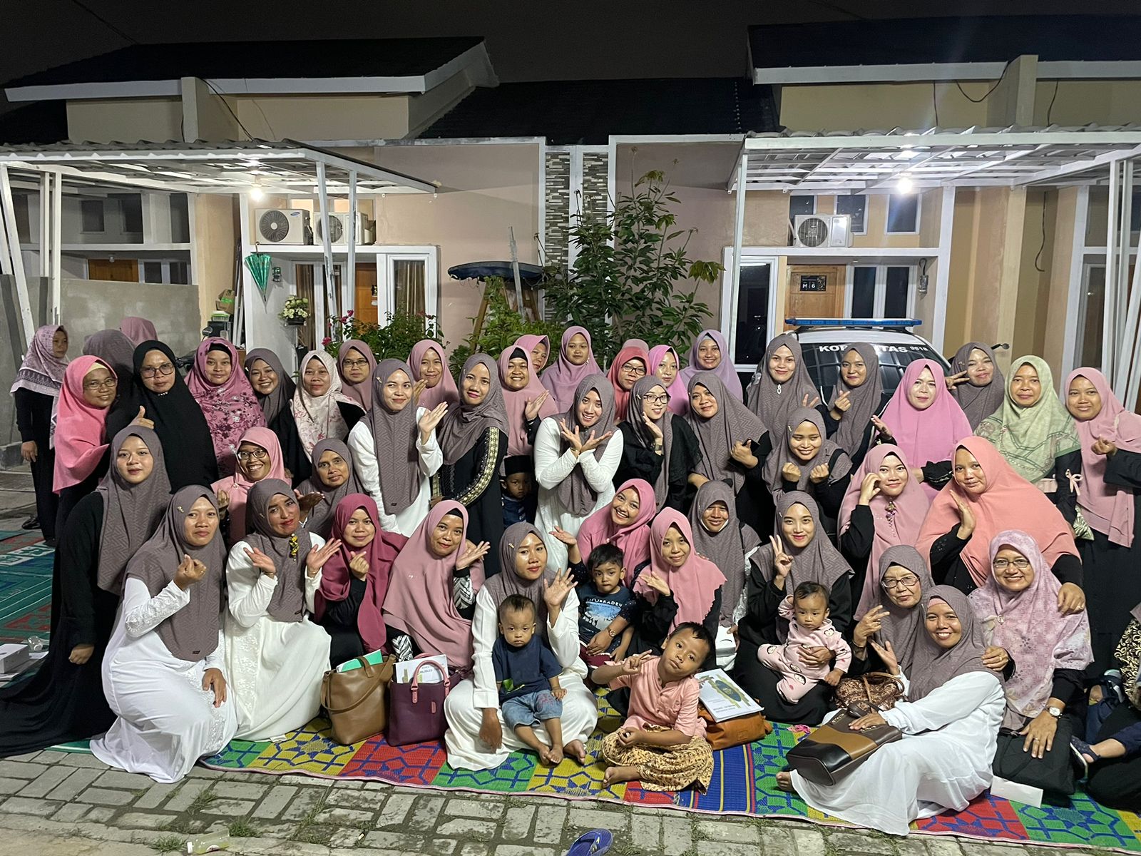 Jamaah Muslimah Penuhi Pengajian Bulanan di Cluster Bercahaya