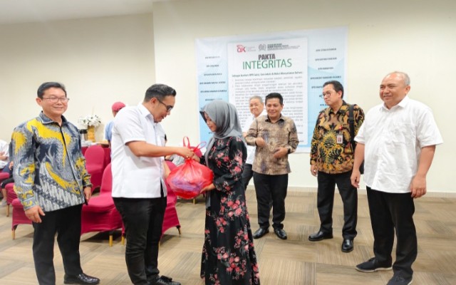 Pelatihan Peningkatan Kompetensi dan Integritas SDM Perbarindo Sulutgomalut, Diwarnai Berbagi dengan Anak Yatim