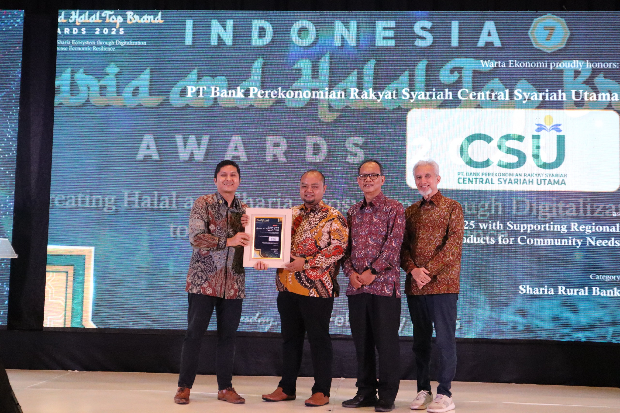 Kinerja Kinclong, BPRS Central Syariah Utama Sabet Top Brand Award Sharia and Halal  2025