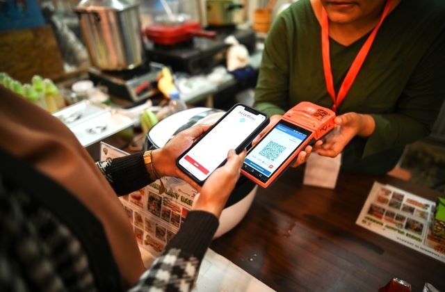 Transformasi Digitalisasi Layanan Perbankan Dorong Kantor Cabang Bank Umum Tutup