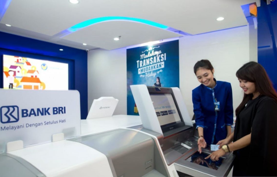 Layanan Prima BRI Diganjar 11 Penghargaan, Raih Titanium dan Golden Trophy