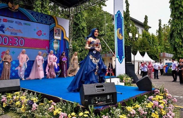 BPR BKK Jateng Tampil di Ajang Miss Muslimah ASN, Sampaikan Pesan Budaya dan Profesionalisme melalui Kebaya Modern