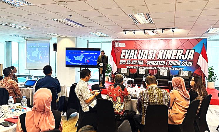 Gandeng Perbarindo Sultra, OJK Perkuat SDM BPR Melalui Pelatihan   