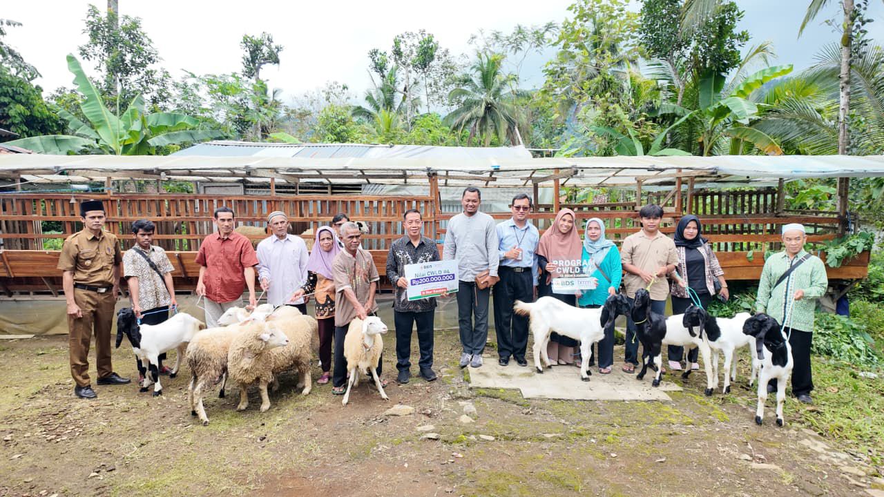 CWLD BPRS BDS, Salurkan 10 EKOR KAMBING DI PAGERHARJO SAMIGALUH