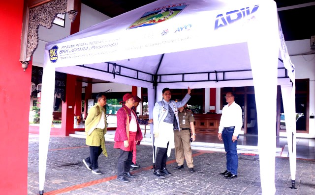 Perkuat UMKM, Pemkab Jepara Terima CSR 20 Tenda Lipat dari BPR BKK