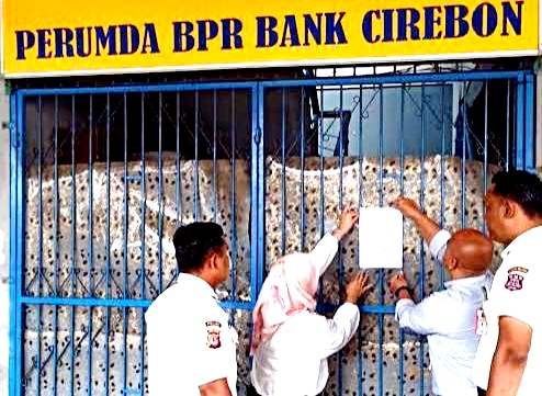 Perkuat Ekosistem Perbankan, OJK Resmi Cabut Izin Usaha Perumda BPR Bank Cirebon