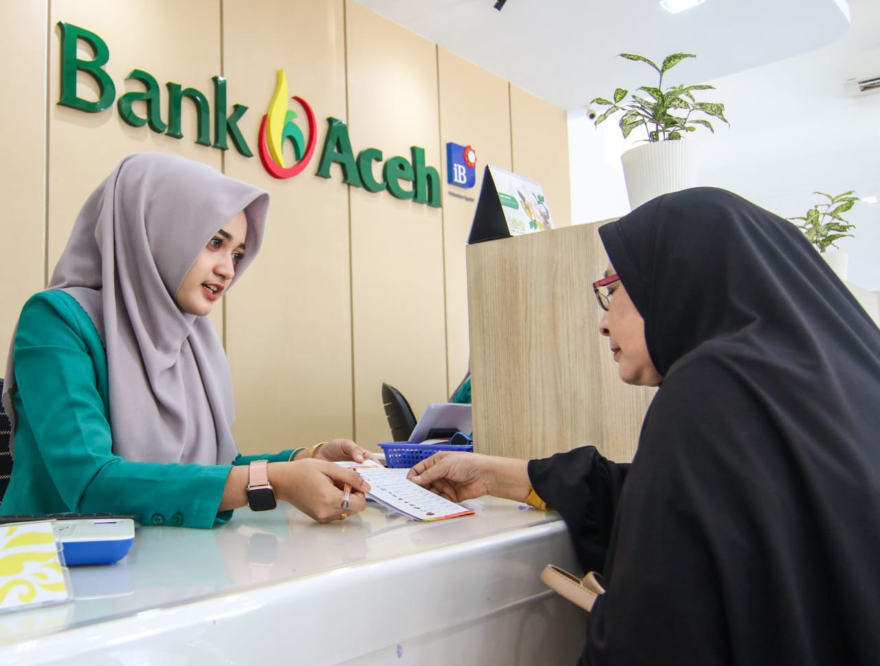 OJK Terbitkan LPKSI 2025, Aset Industri Keuangan Syariah Tembus Rp3.131 Triliun