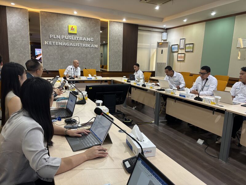 SMM dan PLN Bahas Pengembangan Energi Surya serta Modernisasi Jaringan Listrik Indonesia