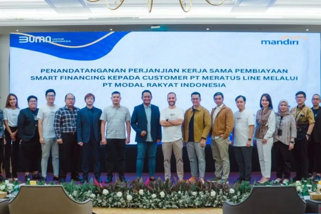 Penandatanganan kerja sama antara Bank Mandiri, integrator maritim dan logistik Meratus Group, serta perusahaan teknologi finansial PT Modal Rakyat Indonesia (Modal Rakyat) untuk pembiayaan UKM di industri transportasi laut di Jakarta, Senin (22/1/2024). (ANTARA/HO-Bank Mandiri)